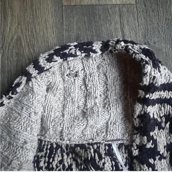 Black and White Knit Cardigan - Picture 2 of 3